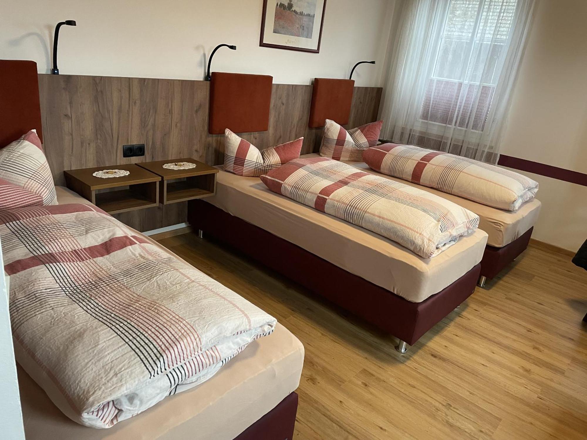 Hotel Boarding House Hohenwart Fuchstal Room photo